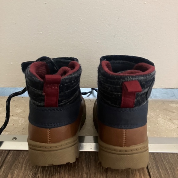 Carters waterproof baby boots size 4 - Picture 3 of 4